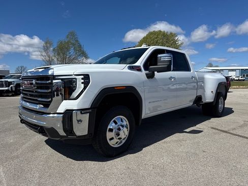 New 2026 GMC Sierra 3500 SLT w/ SLT Convenience Package AWD/4WD image 2