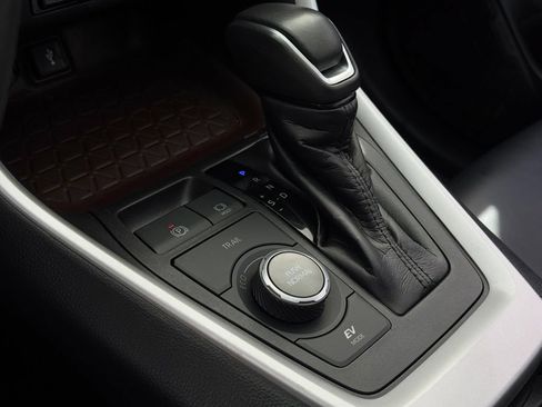 Certified 2021 Toyota RAV4 Limited AWD/4WD image 22