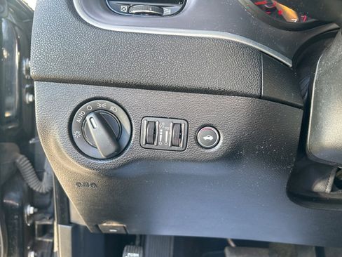 Used 2022 Dodge Charger SXT w/ Blacktop Package image 12