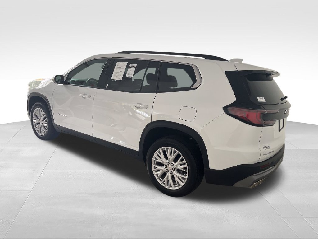 Used 2026 GMC Acadia Elevation w/ Elevation Premium Package FWD image 3