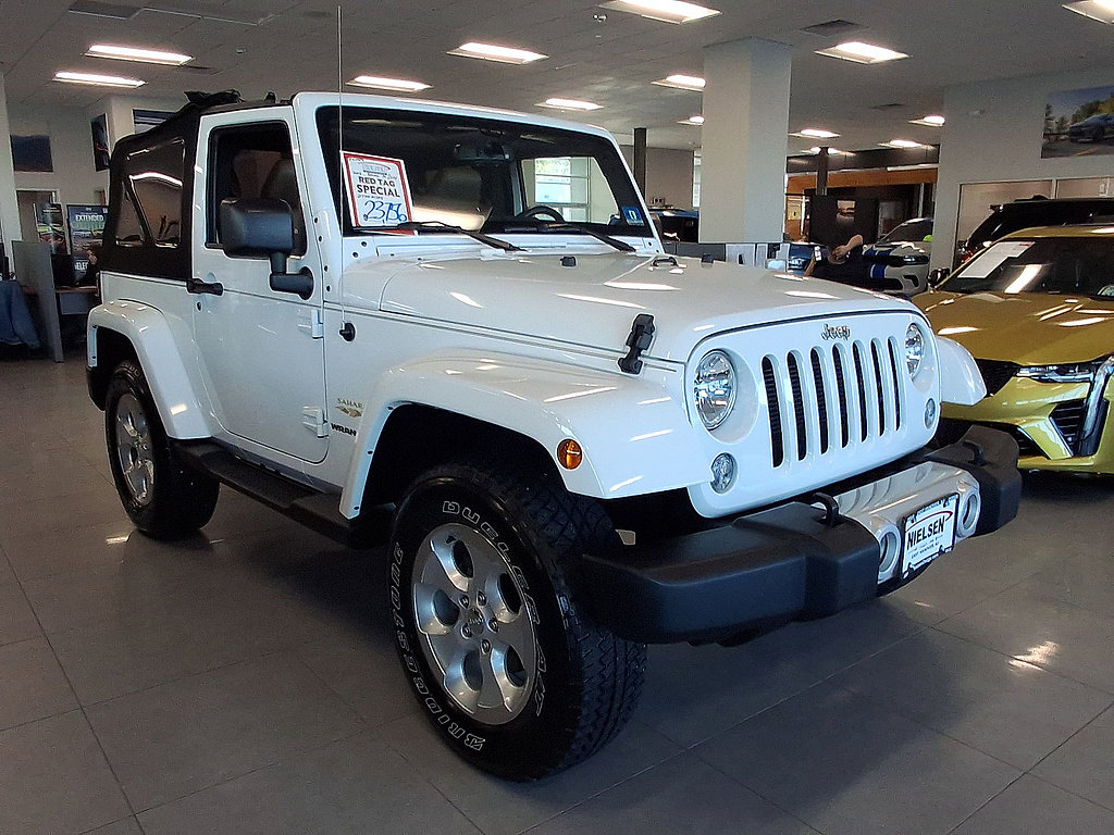 Used 2014 Jeep Wrangler Sahara w/ Dual Top Group AWD/4WD image 2
