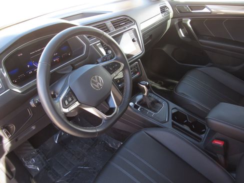 Used 2024 Volkswagen Tiguan Wolfsburg Edition image 17