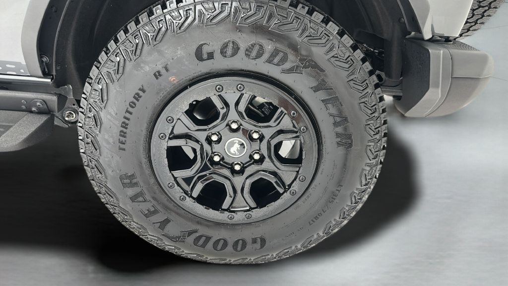Used 2025 Ford Bronco Badlands AWD/4WD image 8