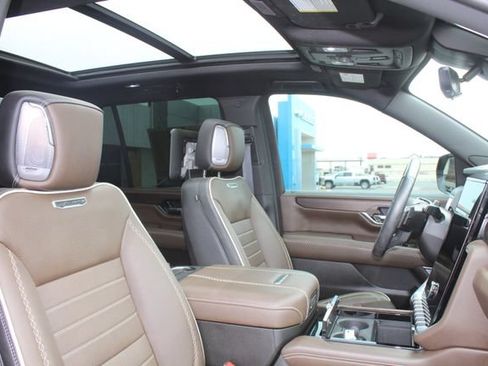 Used 2025 GMC Yukon Denali Ultimate w/ LPO, Floor Liner Package AWD/4WD image 17