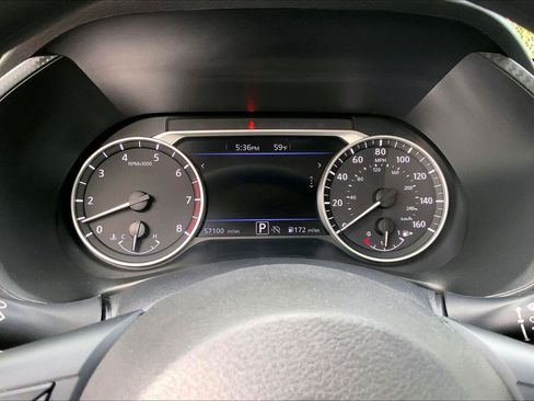 Used 2024 Nissan Sentra SV FWD image 20
