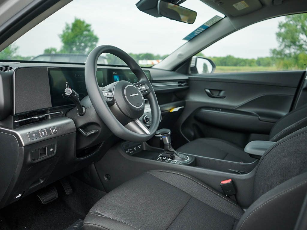 New 2027 Hyundai Kona SE AWD/4WD image 17