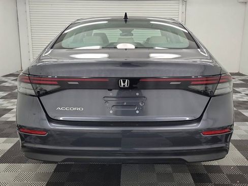 Certified 2025 Honda Accord SE image 5