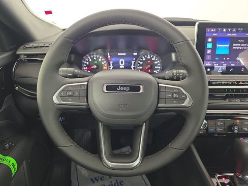 New 2026 Jeep Compass Latitude AWD/4WD image 18