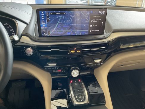 Certified 2025 Acura MDX SH-AWD image 16