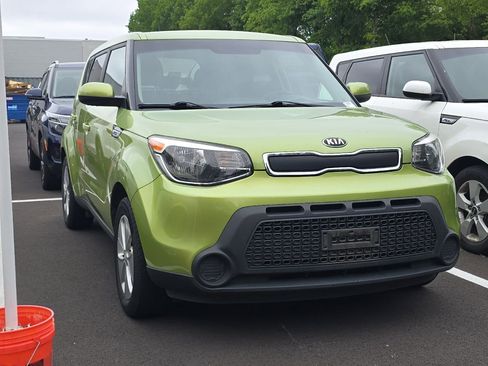 Used 2016 Kia Soul FWD image 2
