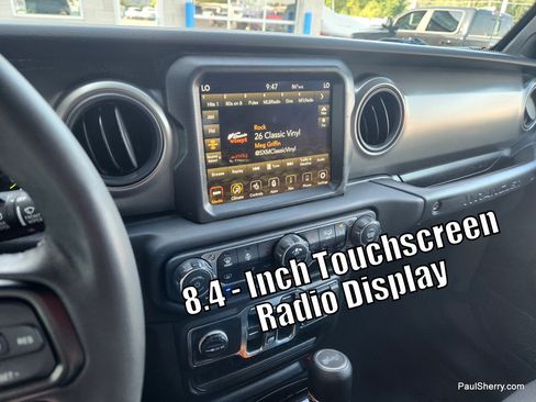 Used 2023 Jeep Wrangler Unlimited w/ Sun & Screen Package AWD/4WD image 38