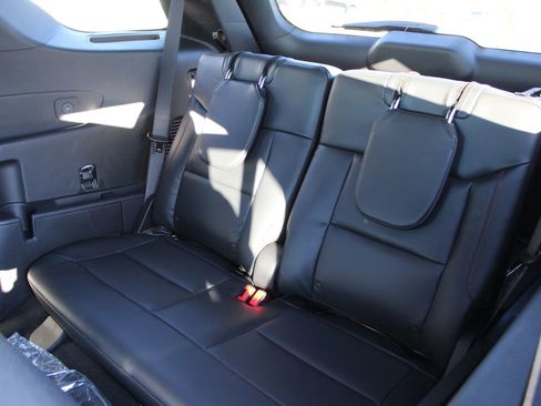 New 2026 Ford Explorer ST-Line w/ ST-Line Street Pack image 18