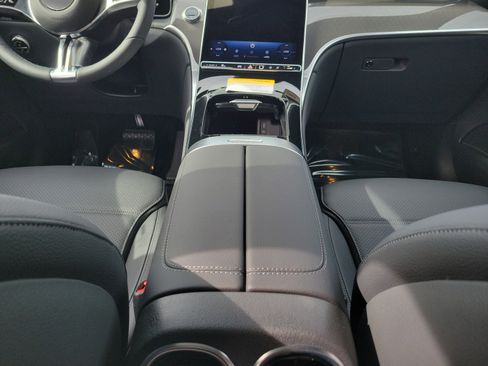 Certified 2026 Mercedes-Benz GLC 300 image 9