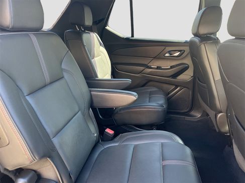 Used 2022 Chevrolet Traverse RS image 29