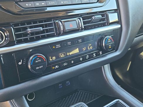 Certified 2024 Nissan Pathfinder SV image 20