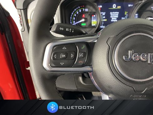 Used 2025 Jeep Wrangler Unlimited Sahara AWD/4WD image 24