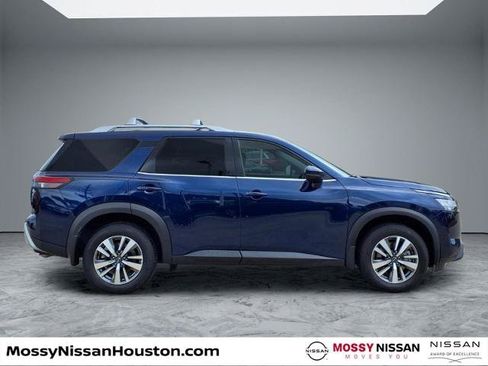 Certified 2024 Nissan Pathfinder SL AWD/4WD image 8