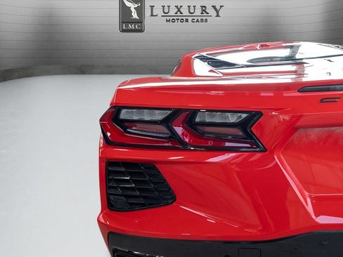 Used 2020 Chevrolet Corvette Stingray Preferred Cpe w/ 2LT Preferred Equipment Group RWD image 17