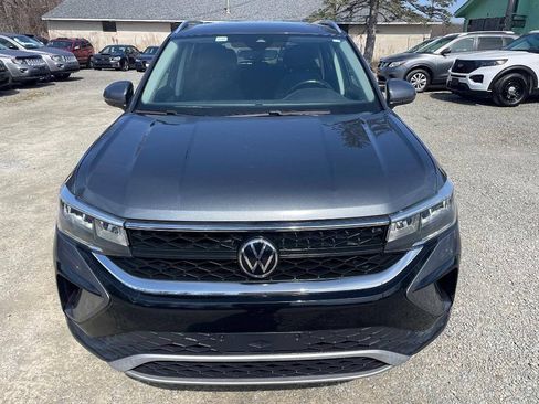 Used 2022 Volkswagen Taos SE AWD/4WD image 2