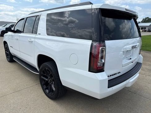 Used 2019 GMC Yukon XL SLT AWD/4WD image 4