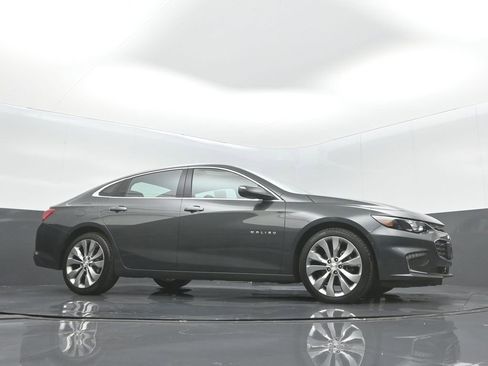 Used 2017 Chevrolet Malibu Premier w/ Premier Sun and Wheel Package image 29