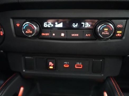 Used 2023 Nissan Frontier PRO-4X w/ Technology Package AWD/4WD image 48