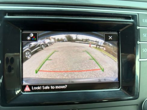 Used 2017 Volkswagen Tiguan Limited w/ Alloy Wheels Package image 17