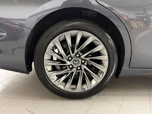 Certified 2025 Lexus ES 300h w/ Luxury Package image 29