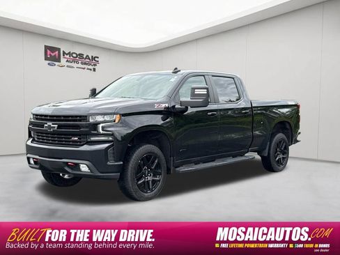 Used 2021 Chevrolet Silverado 1500 LT Trail Boss w/ Bed Protection Package AWD/4WD image 3