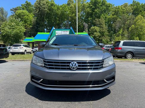 Used 2017 Volkswagen Passat 1.8T S FWD image 2