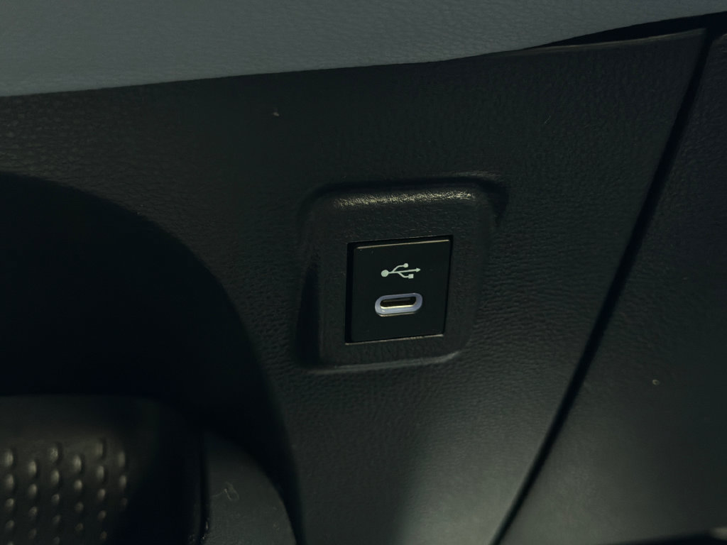 Used 2025 Toyota Corolla SE FWD image 30
