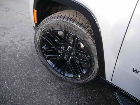 New 2025 Jeep Wagoneer Series II w/ Convenience Group I image 10