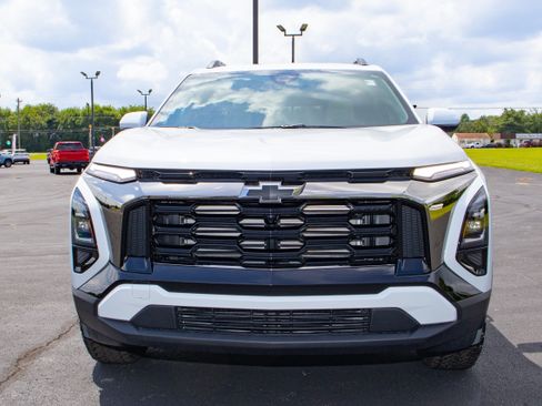 New 2026 Chevrolet Equinox ACTIV w/ Convenience Package III image 2