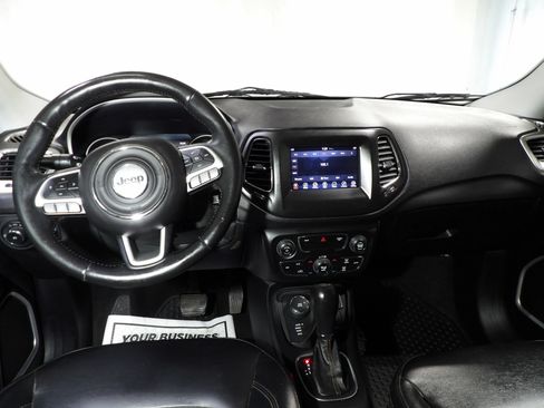 Used 2017 Jeep Compass Latitude w/ Popular Equipment Group AWD/4WD image 13