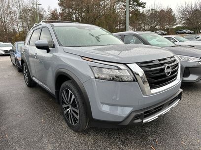 New 2025 Nissan Pathfinder Platinum w/ Lighting Package (N92)