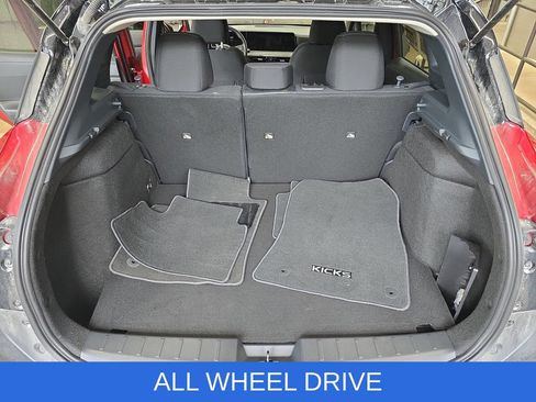 Used 2025 Nissan Kicks SV AWD/4WD image 13
