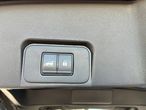 Certified 2025 Nissan Rogue SV AWD/4WD image 14
