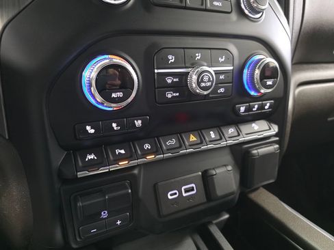 Used 2020 GMC Sierra 1500 Denali w/ Denali Premium Package AWD/4WD image 19