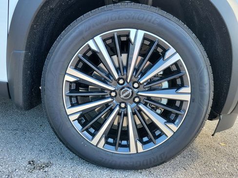 New 2026 Nissan Pathfinder Platinum image 9