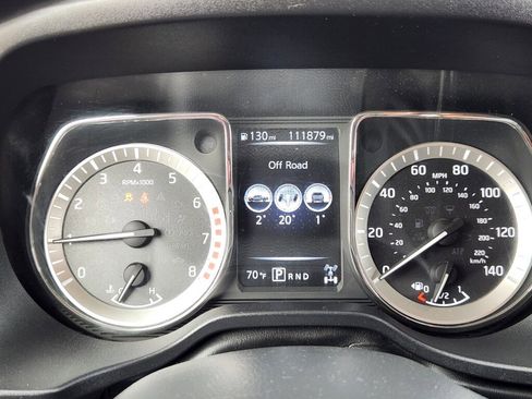 Used 2017 Nissan Titan SV image 17