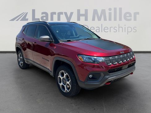 Used 2022 Jeep Compass Trailhawk w/ Sun and Sound Group AWD/4WD image 7