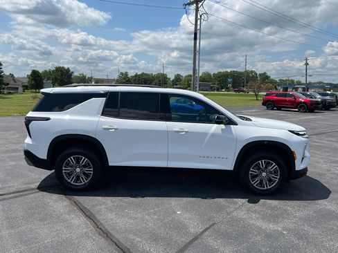 Used 2026 Chevrolet Traverse LT w/ Driver Confidence Package FWD image 40
