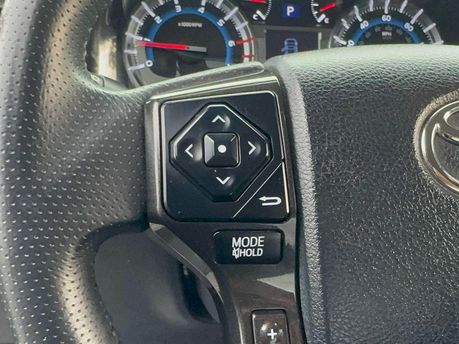 Used 2019 Toyota 4Runner TRD Off-Road Premium AWD/4WD image 19