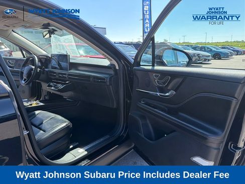 Used 2023 Lincoln Corsair AWD image 36