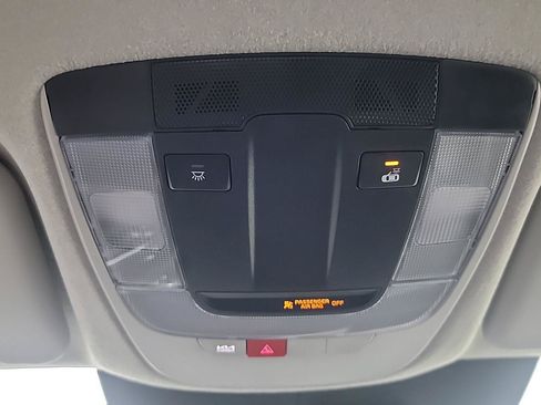 Used 2025 Kia Niro Wind w/ Wind Preserve Package FWD image 33
