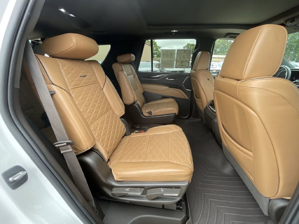 Certified 2023 Cadillac Escalade Sport AWD/4WD image 28