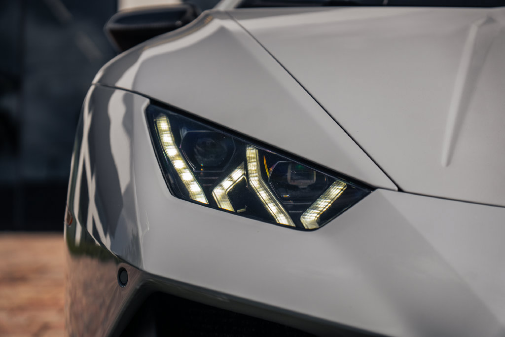 Used 2020 Lamborghini Huracan EVO RWD image 9