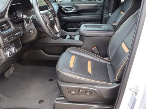 Used 2023 GMC Yukon AT4 w/ Technology Package AWD/4WD image 17