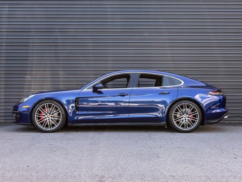 Certified 2022 Porsche Panamera 4S w/ Premium Package AWD/4WD image 2