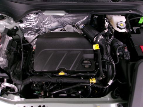 Used 2026 Chevrolet Trax ACTIV w/ Driver Confidence Package FWD image 16
